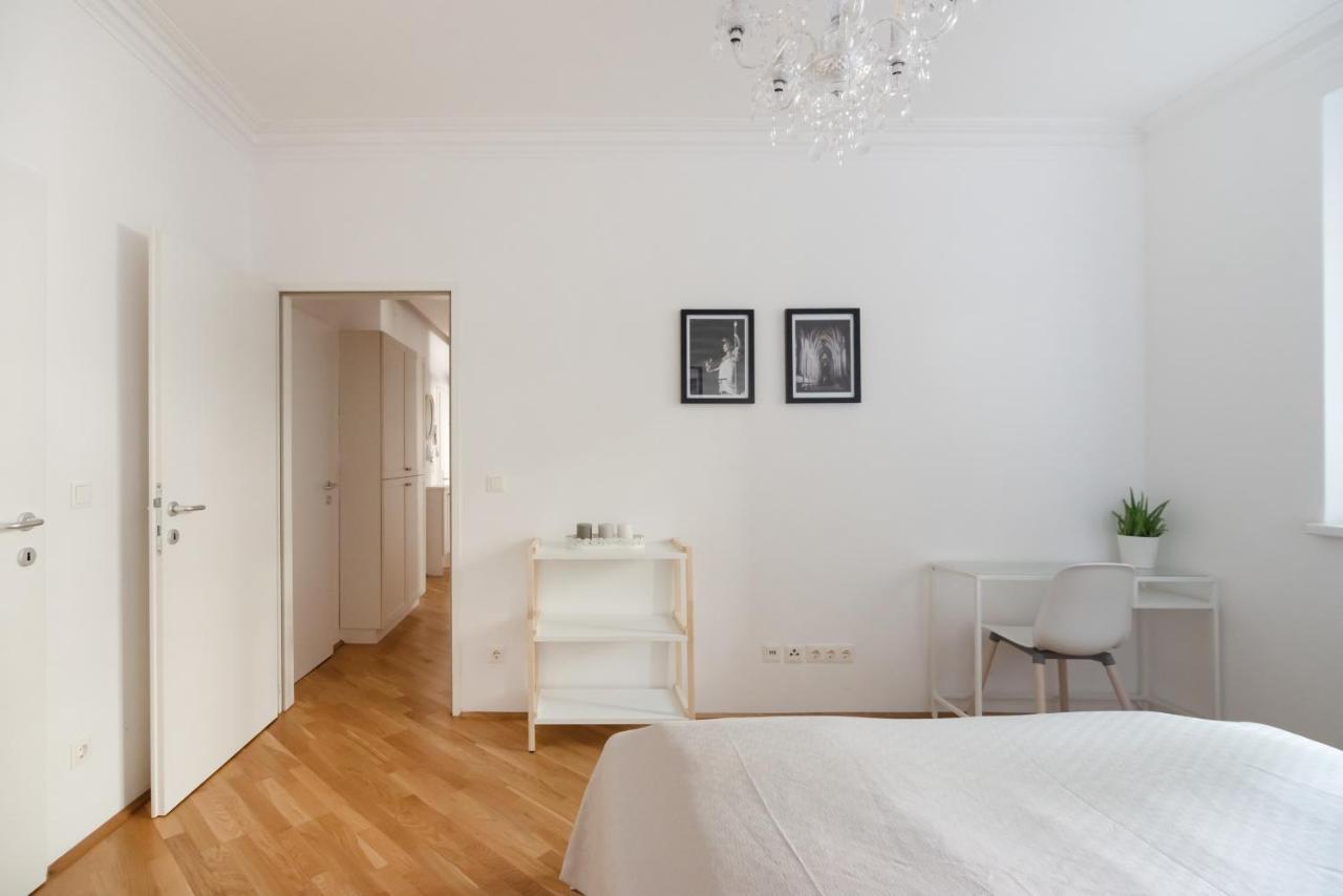 Absolute Ruhelage Im Zentrum Mit Parkplatz Apartment Vienna Exterior photo