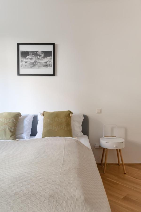 Absolute Ruhelage Im Zentrum Mit Parkplatz Apartment Vienna Exterior photo