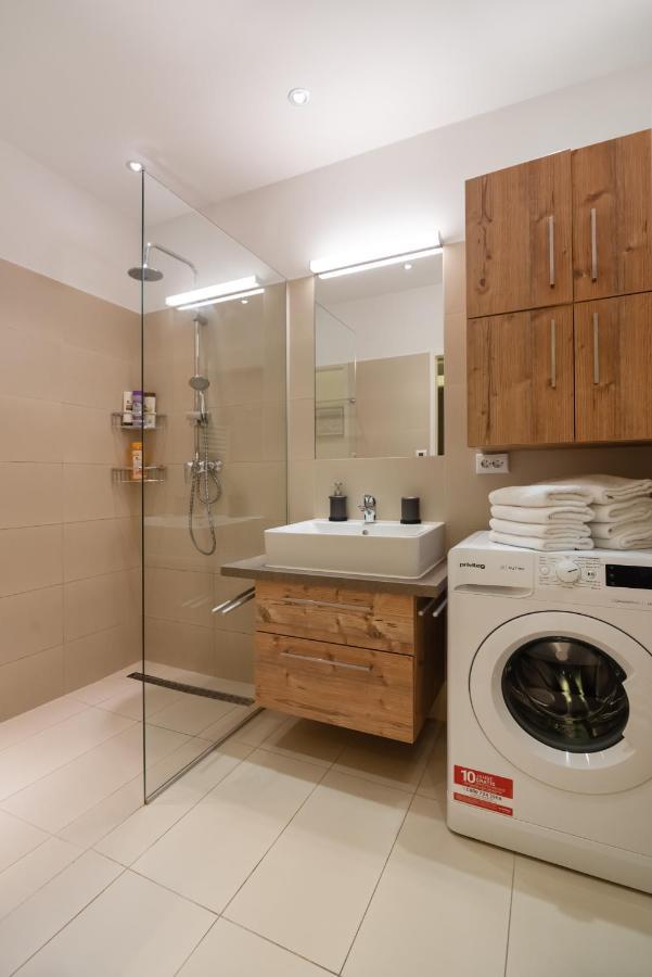 Absolute Ruhelage Im Zentrum Mit Parkplatz Apartment Vienna Exterior photo