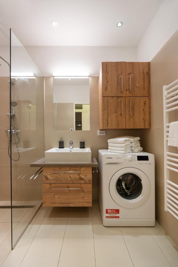Absolute Ruhelage Im Zentrum Mit Parkplatz Apartment Vienna Exterior photo